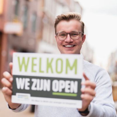 Gratis bordje ‘Wij zijn open’